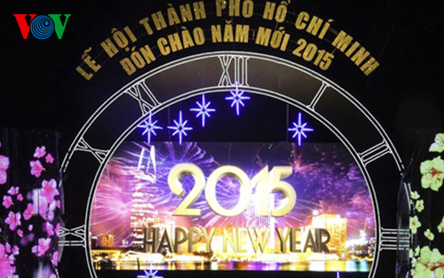 ប្រជាជនវៀតណាមនិងពិភពលោកអំណរបុណ្យចូលឆ្នាំថ្មី២០១៥