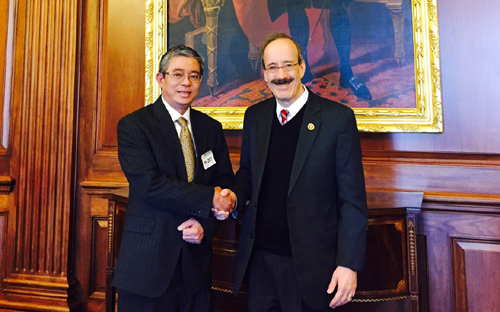 ព្រឹទ្ធសមាជិកអាមេរិកអះអាងរួមចំណែកជំរុញទំនាក់ទំនងដៃគូរលើគ្រប់វិស័យអាមេរិក-វៀតណាម