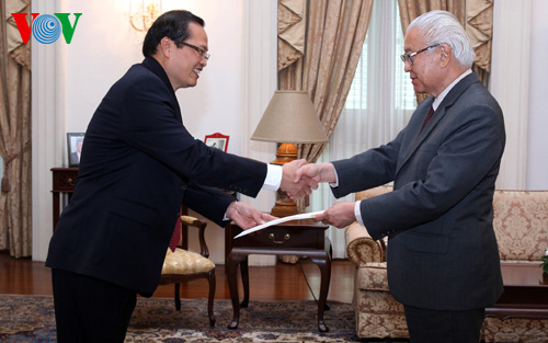 ឯកអគ្គរដ្ឋទូតវៀតណាមប្រចាំនៅសឹង្ហបុរីជូនសារតាំង