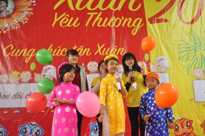 សប្បាយទិវាបុណ្យនិទាឃរដូវជាទីស្រឡាញ់