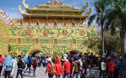 បណ្ដាមណ្ឌលលេងកំសាន្តនៅតំបន់ណាមបូខាងកើតទាក់ទាញភ្ញៀវទេសចរណ៍ជាតិនិងអន្តរជាតិជាច្រើនកុះករ