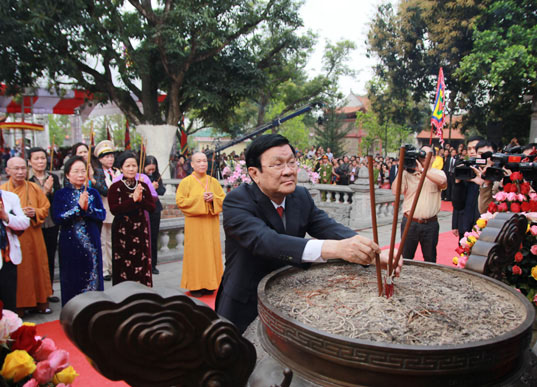 ប្រធានរដ្ឋវៀតណាមចូលរួមពិធីរំលឹកខួប១៩៧៥ឆ្នាំនៃទិវាបដិវត្តន៍ Hai Ba Trung