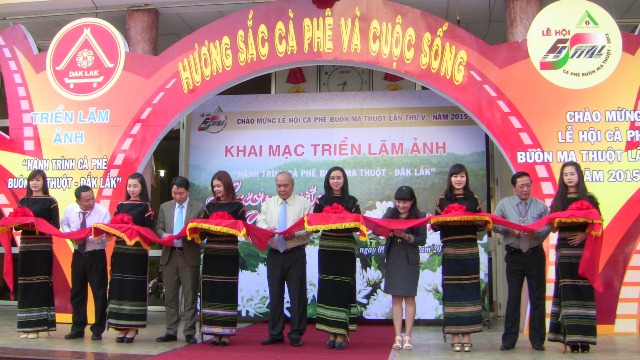 បណ្ដាសកម្មភាពរំលឹកខួបអនុស្សាវរីយ៍លើកទី៤០នៃទិវាជ័យជំនះ Buon Ma Thuot