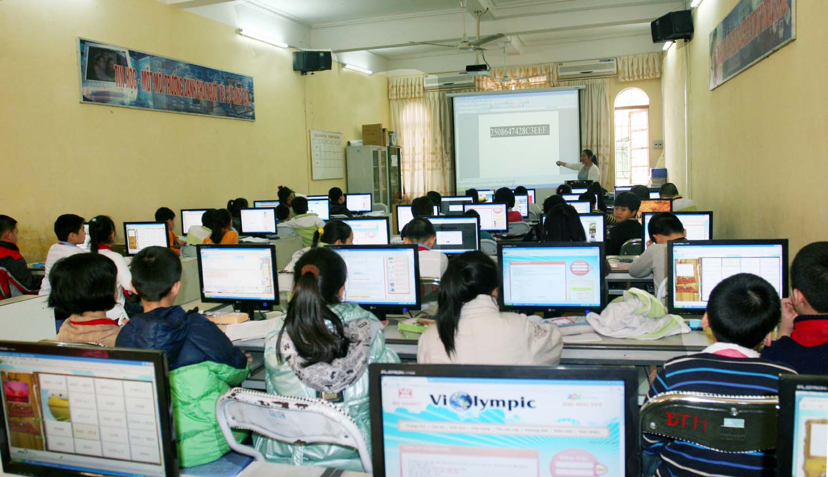 វៀតណាមបង្កើនការអនុវត្តបច្ចេកវិទ្យាព័ត៍មាននិងវិធានការអប់រំថ្មីក្នុងសាលារៀន