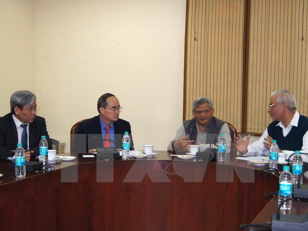 ថ្នាក់ដឹកនាំ CPI និង CPI-M របស់ឥណ្ឌាទទួលជួបជាមួយប្រធានគណៈកម្មាធិការ មជ្ឈឹមរណសិរ្សមាតុភូមិវៀតណាម