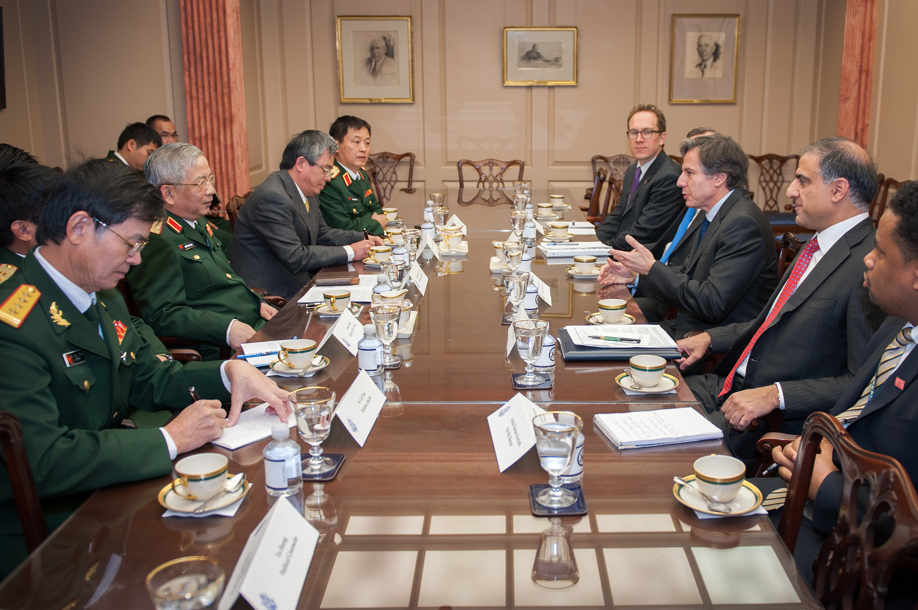 វៀតណាមនិងអាមេរិកប្រមូលផ្ដុំជំនះពុះពារលើផលវិបាកនៃសង្គ្រាមនិងរក្សាសន្តិភាព