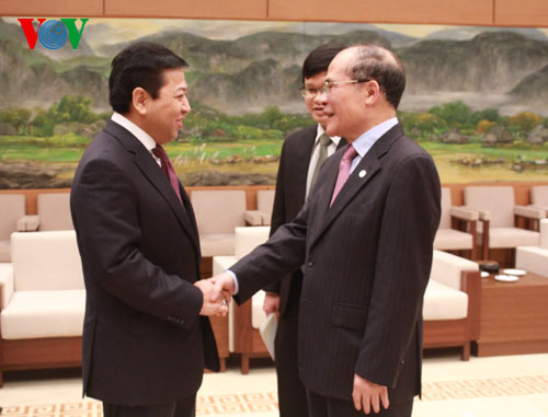 ប្រធានរដ្ឋសភាវៀតណាមលោក Nguyen Sinh Hung ទទួលជួបសន្ទនាជាមួយសមភាគីនៃប្រទេសនានា