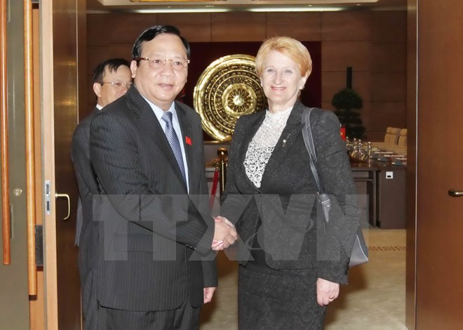 វៀតណាមនិងស្លូវ៉ាគីបង្កើននូវការផ្លាស់ប្តូរបទពិសោធន៍និតិបញ្ញត្តិនិងឃ្លាំមើល