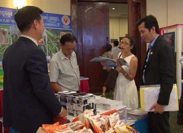 ទីក្រុងហូជីមិញពន្លឿនការវិនិយោគពាណិជ្ជកម្មចូលក្នុងកម្ពុជា