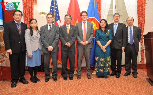 ស្វែងរកដំណោះស្រាយសម្រាប់សន្តិសុខស្បៀងអាហារនិងទឹកនៅទន្លេមេគង្គប្រភពក្រោម