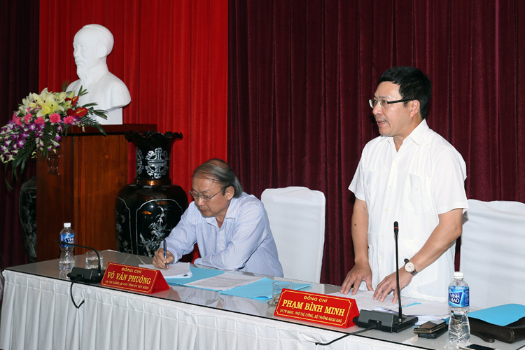 ឧបនាយករដ្ឋមន្រ្តីនិងជារដ្ឋមន្ត្រីការបរទេសវៀតណាមទៅបំពេញការងារនៅខេត្ត Tay Ninh