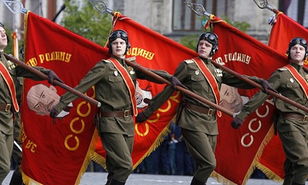 ប្រទេសអឺរ៉ុបជាច្រើនរំលឹកខួបទិវាជ័យជំនះលើពួកហ្វាស្ស៊ីសក្នុងសង្គ្រាមលោកទី ២