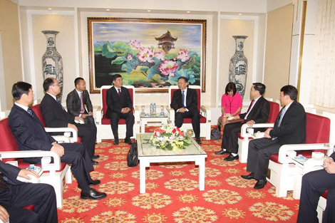 ថ្នាក់ដឹកនាំក្រសួងនគរបាលវៀតណាមទទួលជួបសន្ទនាជាមួយគណៈប្រតិភូស្នងការអង្គរក្សនៃក្រសួងនគរបាលចិន