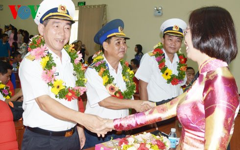 មជ្ឈឹមសម្ព័ន្ធសមាគមនារីវៀតណាមរៀបចំកម្មវិធី “រួមដំណើរជាមួយកោះសមុទ្រ ស្រុកកំណើត”