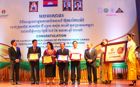 អង្គភាពអាជីវកម្មវៀតណាមរួមដំណើរជាមួយប្រជាកសិករកម្ពុជា