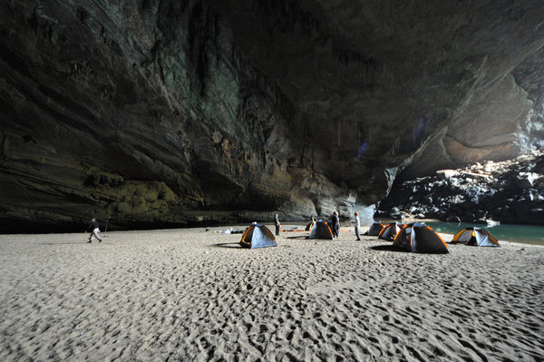 រដ្ឋមន្ត្រី Hoang Tuan Anh៖ នឹងផ្សព្វផ្សាយរូងភ្នំSon Doong នៅសឹង្ហបុរី