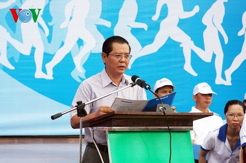 បំផុសការរត់ប្រណាំងកាសែត Ha Noi Moi បើកទូលាយលើកទី៤២