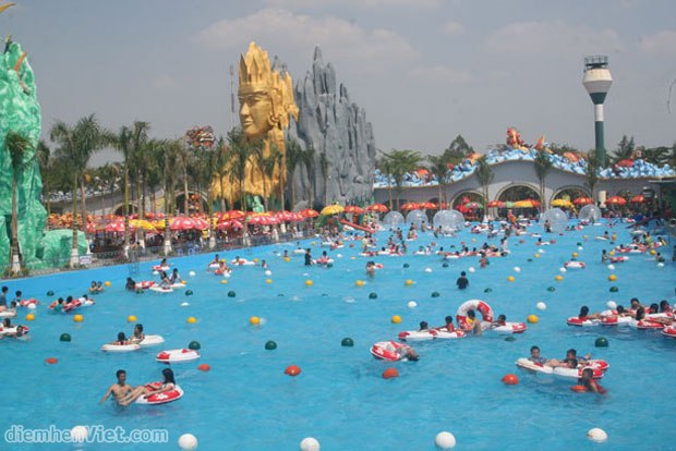 មណ្ឌលទេសចរណ៍វប្បធម៍ Suoi Tien នៅក្រុងហូជីមីញ