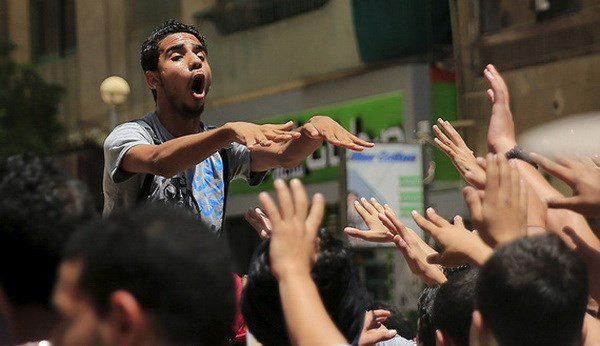 តុលាការអេហ្ស៊ីបផ្តន្ទាទោសដាក់ពន្ធនាគារមនុស្សជិត៥០នាក់ដែលគាំទ្រអតីតប្រធានាធិបតី Morsi