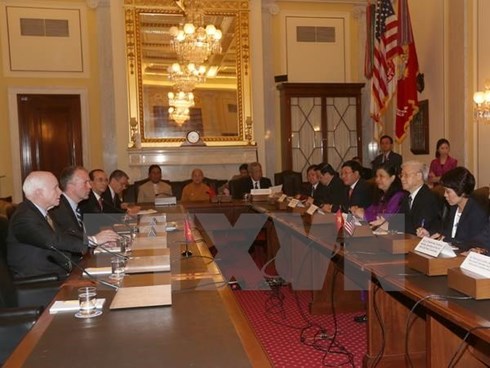 អគ្គលេខាបក្សកុម្មុយនិស្តវៀតណាមជួបជាមួយព្រឹទ្ធសមាជិកនិងសមាជិកសភាជាន់ទាបអាមេរិក