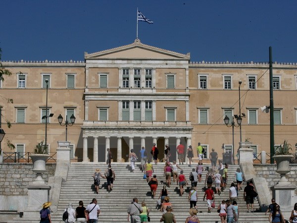 ក្រិកដាក់ជូនកញ្ចប់កែទម្រង់និងកាត់បន្ថយចំណាយថ្មី