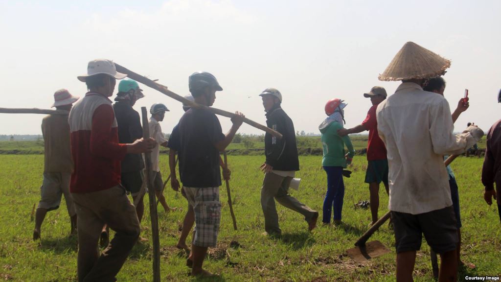 អភិបាលខេត្តស្វាយរៀងប្រឆាំងជំទាស់ការចុះពិនិត្យបង្គលព្រំដែនរបស់សមាជិកគណបប្រឆាំង