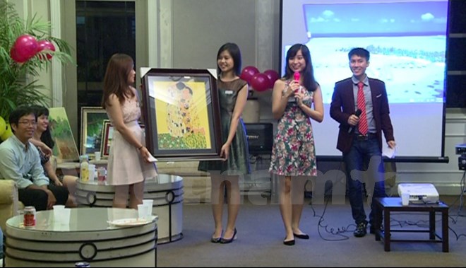 មូលនិធិអាហារូបករណ៍ផ្កាអ័រគីដេសឹង្ហបុរីបំភ្លឺរាល់សុបិន្តឧស្សាព្យាយាមរៀនសូត្រ