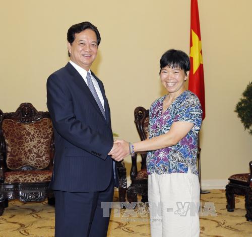 នាយករដ្ឋមន្ត្រី Nguyen Tan Dung ទទួលជួបជាមួយ សាស្ត្រាចារ្យតារាវិទ្យាពិពលោក Luu Le Hang