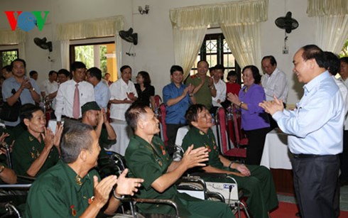 សកម្មភាពតបស្នងសងគុណគ្រួសាគោលនយោបាយក្នុងឱកាសទិវាយុទ្ធជនពលីពិការវៀតណាម