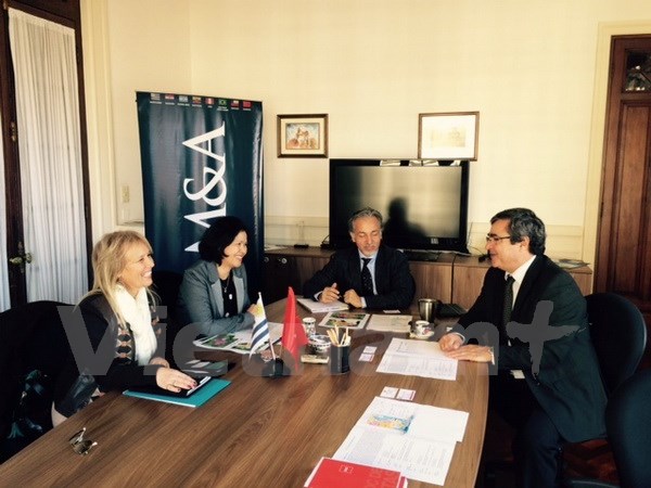 វៀតណាមជំរុញទំនាក់ទំនងសហប្រតិបតិ្តការសេដ្ឋកិច្ចពាណិជ្ជកម្មជាមួយអ៊ុយរូហ្គាយ