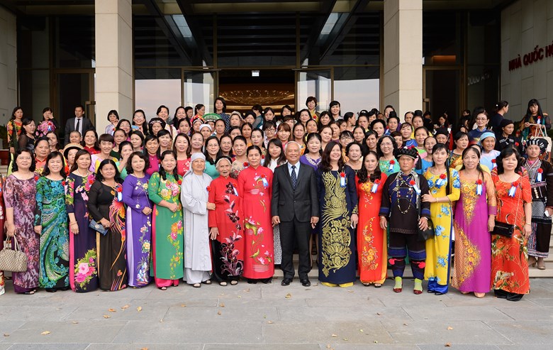 ជំនួបប្រាស្រ័យដំណាងចូលរួមមហាសន្និបាតស្នេហាជាតិនៃសម្ព័ន្ធសមាគមនារីវៀតណាម