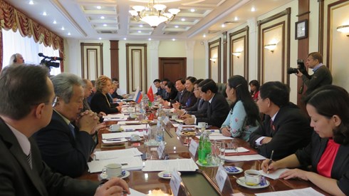 អនុប្រធានរដ្ឋសភាបានជួបសន្ទនាជាមួយថ្នាក់ដឹកនាំព្រឹទ្ធសភាសភាជាន់ទាបសហព័ន្ធរុស្ស៊ី