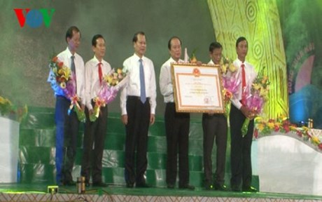 ខេត្ត Hau Giang ជម្រុញការរៀបចំរចនាសម្ព័ន្ធកសិកម្មឡើងវិញផ្សាភ្ជាប់នឹងការកសាងជនបទថ្មី