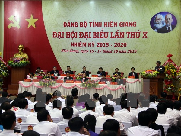 តំបន់នានាទូទាំងប្រទេសវៀតណាមរៀបចំមហាសន្និបាតបក្សភាគ