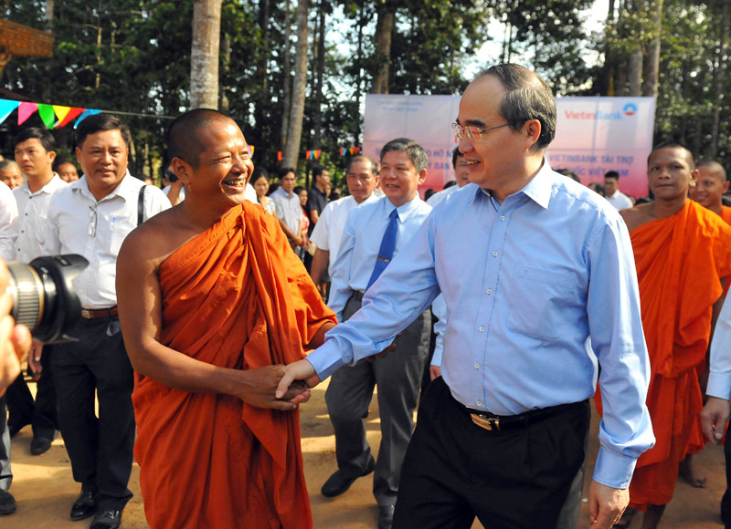 ប្រធានគណៈកម្មាធិការមជ្ឈឹមរណសិរ្សមាតុភូមិវៀតណាមចូលរួមទិវាបុណ្យមហាសាមគ្គីជាតិទាំងមូលនៅខេត្ត Tra Vinh