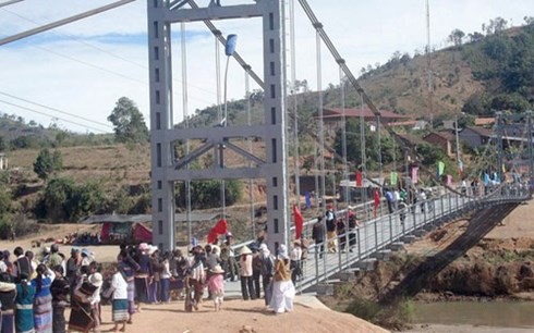 កម្មវិធីស្ពានស្រលាញ់