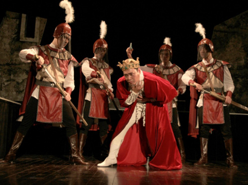 រឿងល្ខោនHamlet របស់អ្នកនិពន្ធ Shakespeare លើឆាកល្ខោនវៀតណាម
