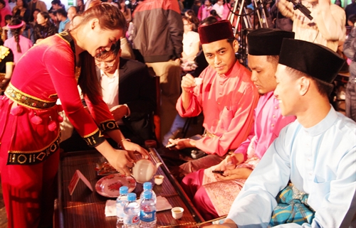 ពិធីបុណ្យវប្បធម៌តែ៖ពណ៌ចម្រុះតែវៀតណាម និងវប្បធម៌អាស៊ាន