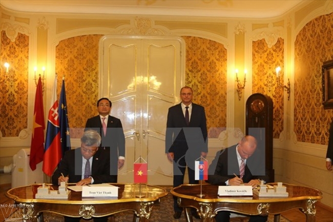 វៀតណាមនិងស្លូវ៉ាគីបង្កើនកិច្ចសហប្រតិបត្តិការលើច្រើនវិស័យ