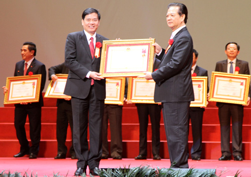 មហាសន្និបាតប្រឡងប្រណាំងស្នេហាជាតិទូទាំងប្រទេសលើកទី៩បានបើកដ៏មហោឡារិកនៅទីក្រុងហាណូយ