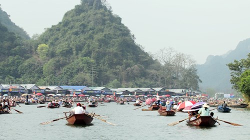 សន្និសីទកាសែតអំពីពិធីបុណ្យវត្ត Huong ឆ្នាំ២០១៦