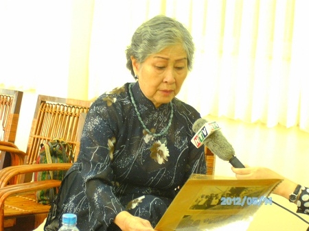 សិល្បការិនីសូត្រកំណាព្យ Tran Thi Tuyet