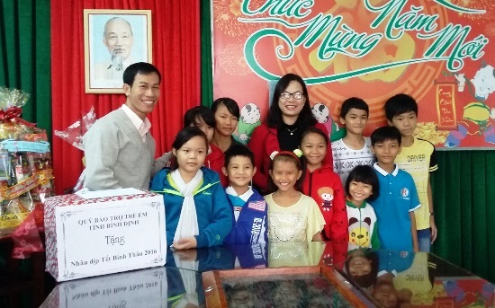 ទីក្រុងហូជីមិញជូនអំណោយចូលឆ្នាំថ្មីចំពោះយុវជនពិការ