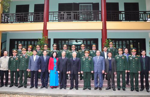 អគ្គលេខាបក្សលោក Nguyen Phu Trong អុជធុបគោរពវិញ្ញាណក័្ខន្ធលោកប្រធានហជីមិញ