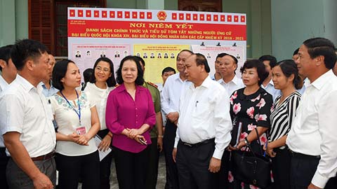 នាយករដ្ឋមន្ត្រីលោក Nguyen Xuan Phuc អញ្ជើញទៅឃោសនាចលនាបោះឆ្នោតនៅខេត្ត Hai Phong