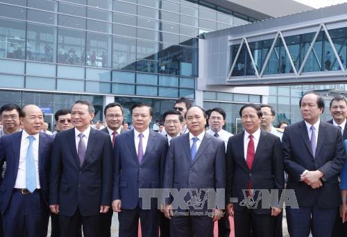 នាយករដ្ឋមន្ត្រីចូលរួមពិធីបើកសម្ពោធន៍ព្រលានយន្តហោះអន្តរជាតិ Cat Bi