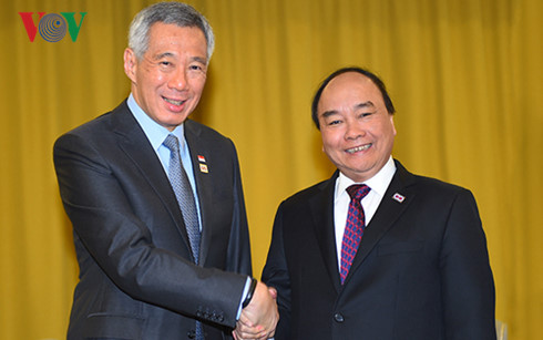 នាយករដ្ឋមន្ត្រីវៀតណាមជួបសន្ទនាជាមួយថ្នាក់ដឹកនាំប្រទេសអាស៊ាននានា