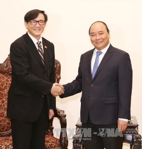 នាយករដ្ឋមន្ត្រីវៀតណាមជួបសន្ទនាជាមួយឯកអគ្គរដ្ឋទូតម៉ាឡេស៊ី ថៃប្រចាំនៅវៀតណាម