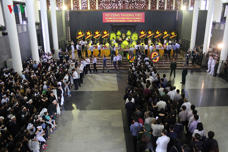 រៀបចំពិធីបុណ្យសពជាន់ខ្ពស់សំរាប់យុទ្ធជនចំនួន៩នាក់នៃក្រុមនាវិកយន្តហោះ CASA-២១២