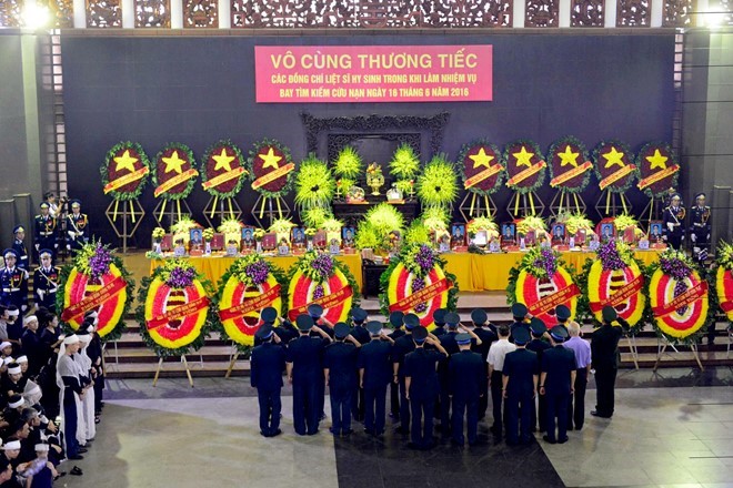 នាយករដ្ឋមន្ត្រីឡាវរំលែកទុក្ខអំពីគ្រោះថ្នាក់យន្តហោះ SU 30MK2 និង CASA 212